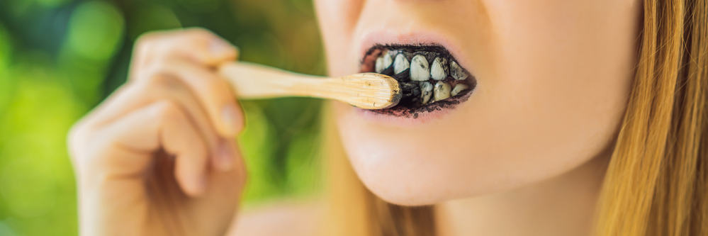 dentifrice-charbon-actif-dents-blanches-utilisation