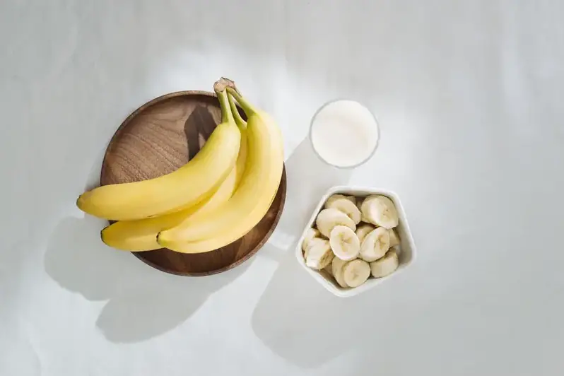 peau-banane-bienfaits-visage-miel-lait-maison