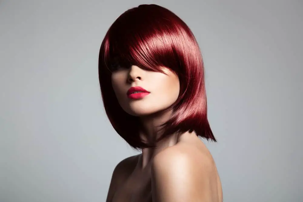 coloration-cheveux-roux-fonce-conseils